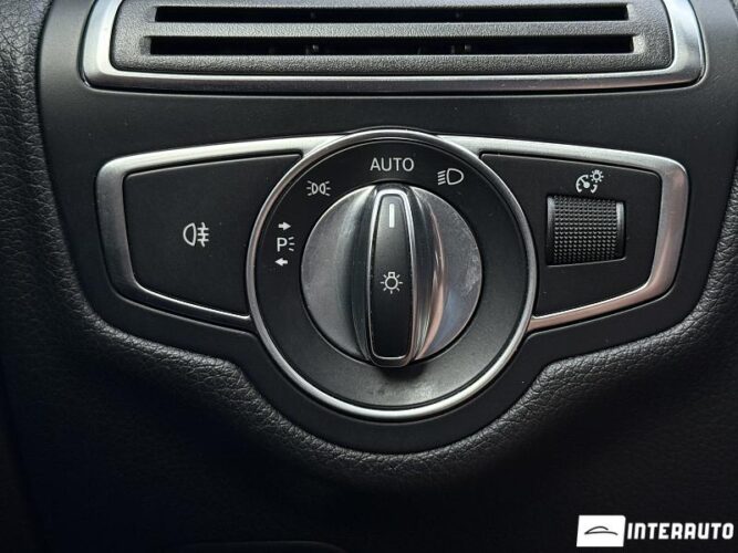 Mercedes C 43 AMG 44 mercedes C 43 AMG 2018