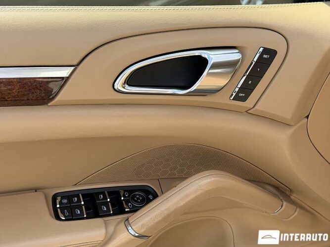 Porsche Cayenne 48 porsche Cayenne 2010