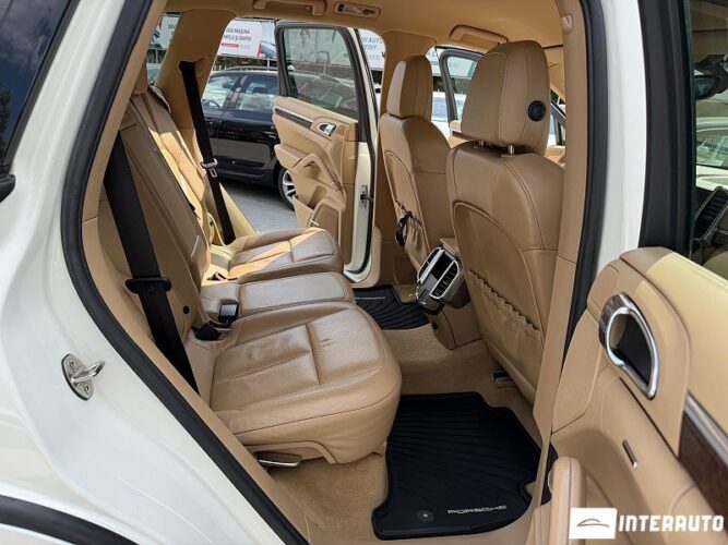 Porsche Cayenne 38 porsche Cayenne 2010