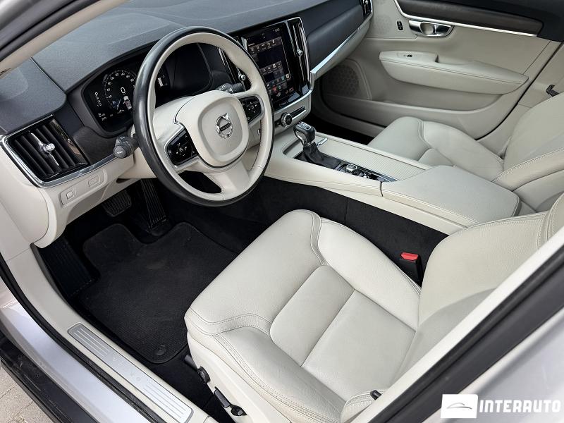 Volvo V90 Cross Country