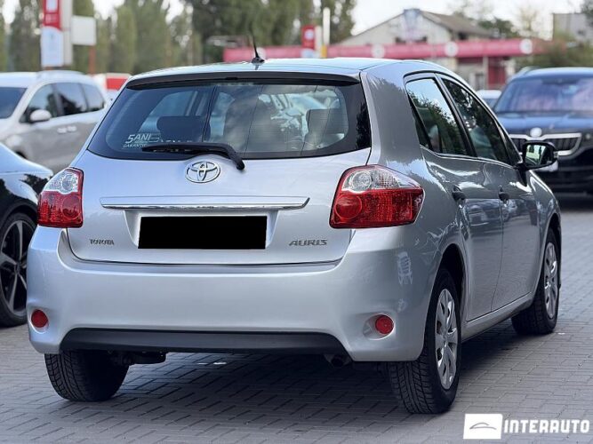 toyota Auris 2011