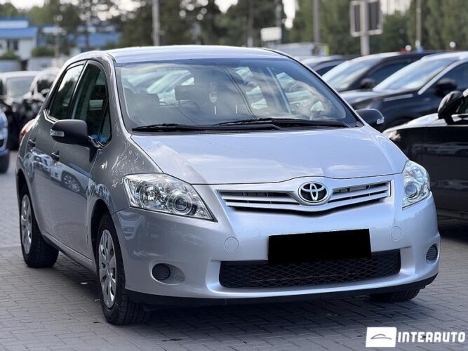 toyota Auris 2011