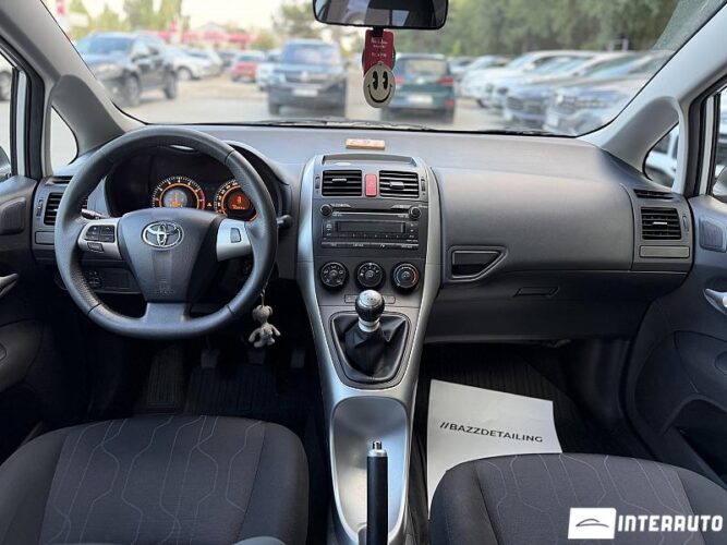 toyota Auris 2011