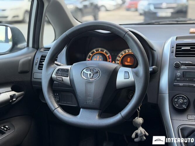 toyota Auris 2011