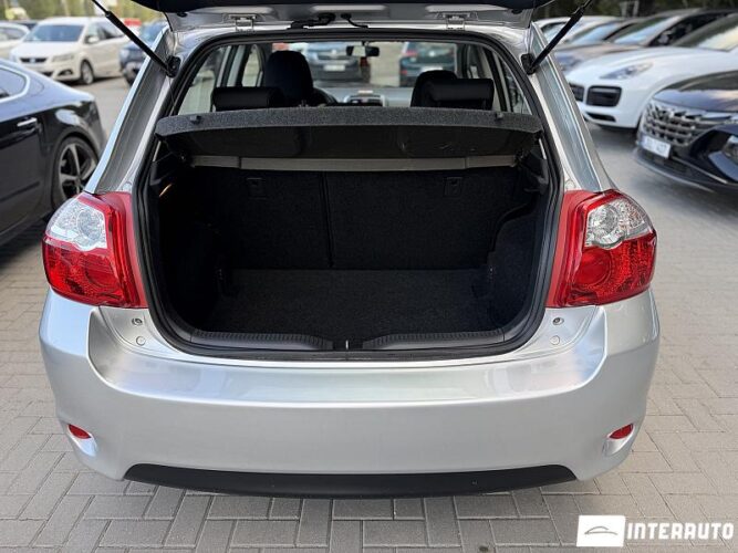 toyota Auris 2011