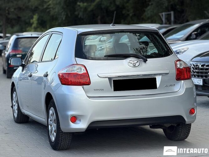 toyota Auris 2011
