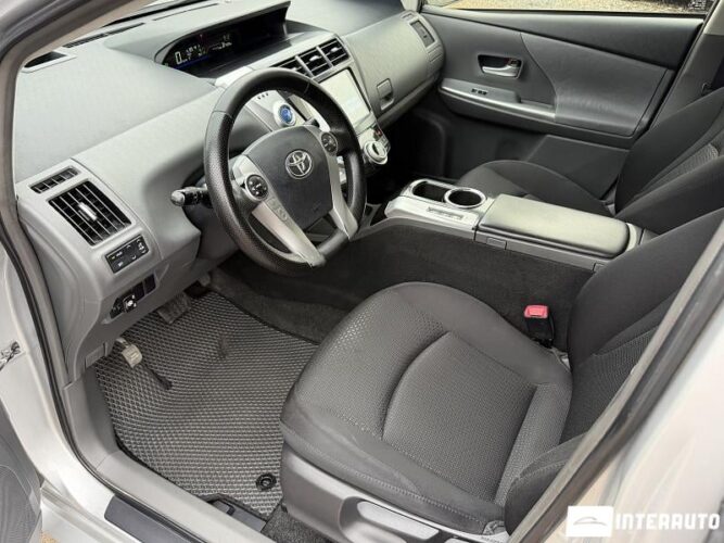 toyota Prius Plus / V 2013