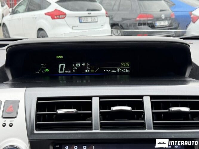 toyota Prius Plus / V 2013