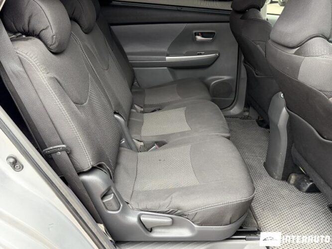 toyota Prius Plus / V 2013