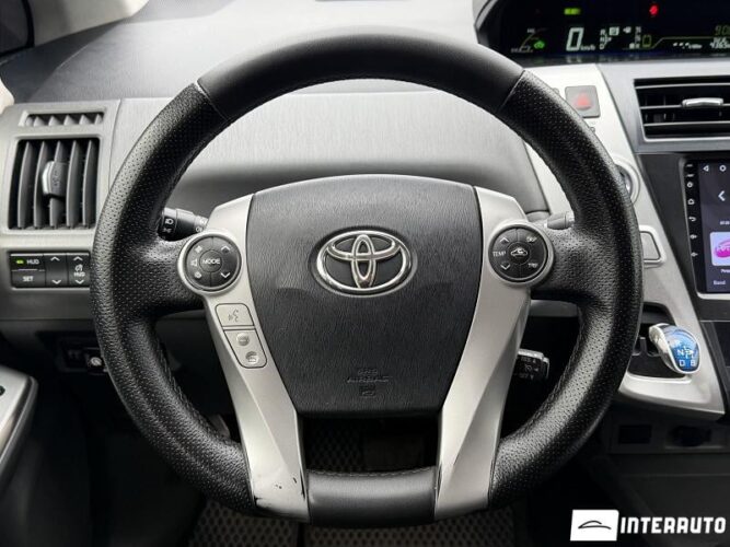 toyota Prius Plus / V 2013