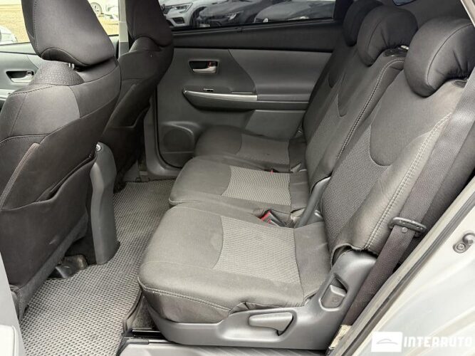 toyota Prius Plus / V 2013