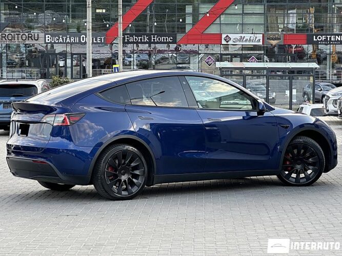 tesla Model Y 2021