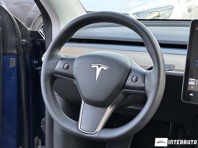 tesla Model Y 2021
