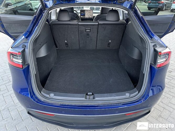 tesla Model Y 2021