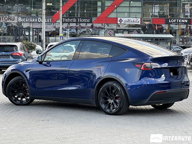 tesla Model Y 2021