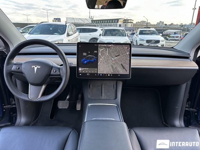 tesla Model Y 2021