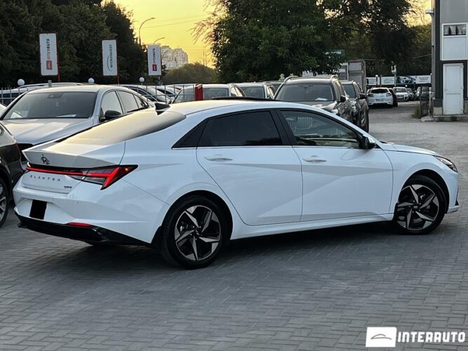 hyundai Elantra 2022