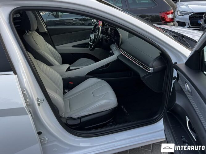 hyundai Elantra 2022