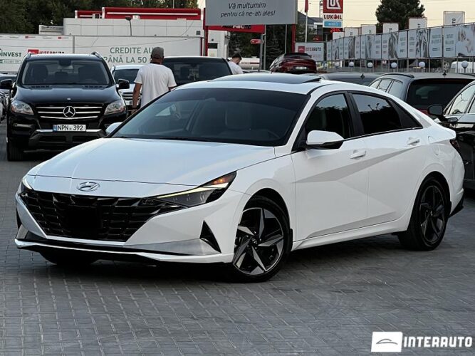 Hyundai Elantra 2022 doar la InterAuto