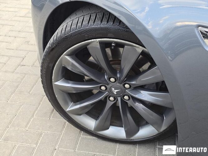 tesla Model S 2012