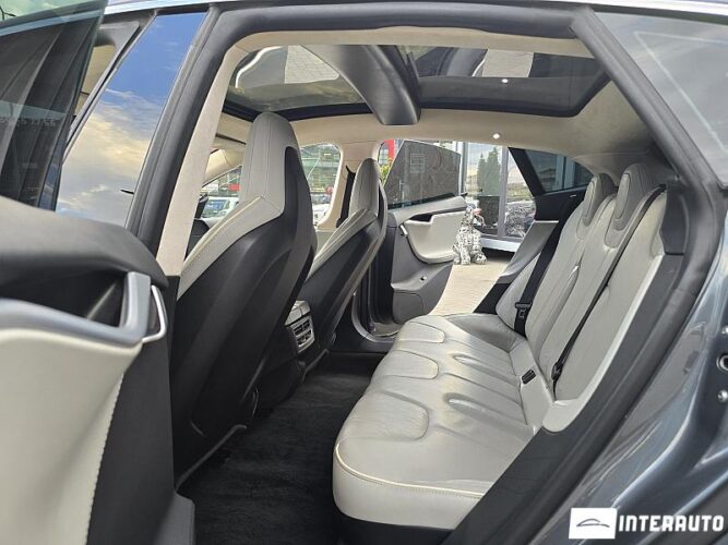 tesla Model S 2012
