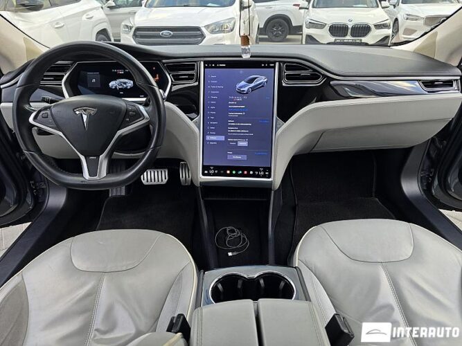 tesla Model S 2012