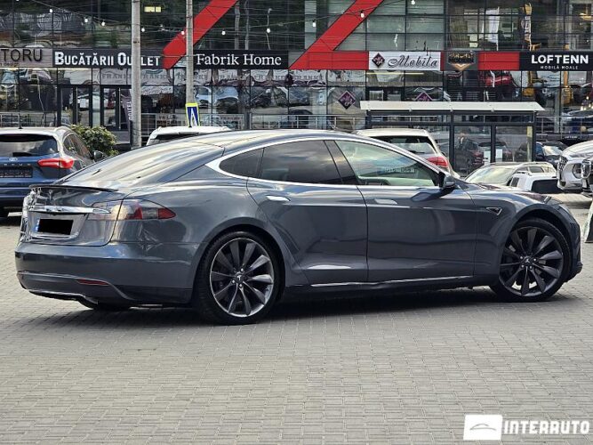 tesla Model S 2012