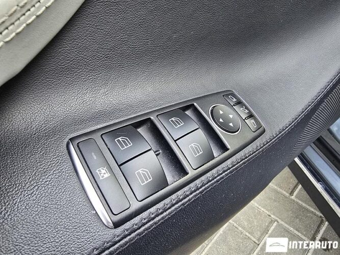 tesla Model S 2012