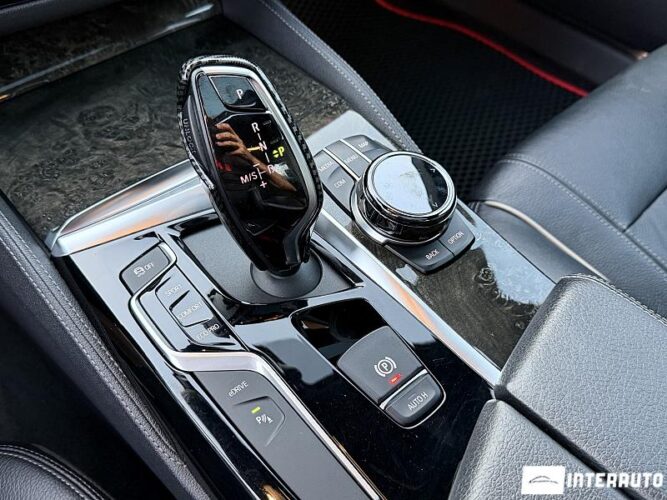 BMW 530e 39 bmw 530e 2018