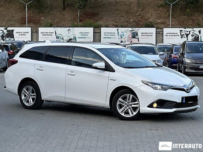 Toyota Auris 2016 doar la InterAuto