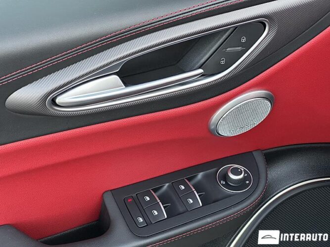 alfa romeo Giulia 2021