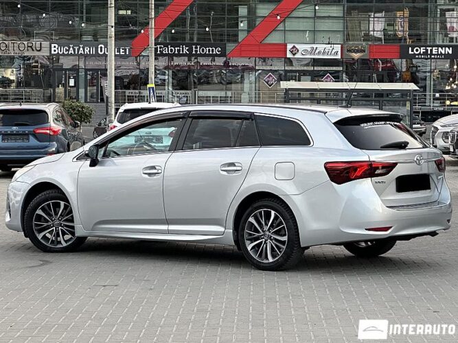 toyota Avensis 2015