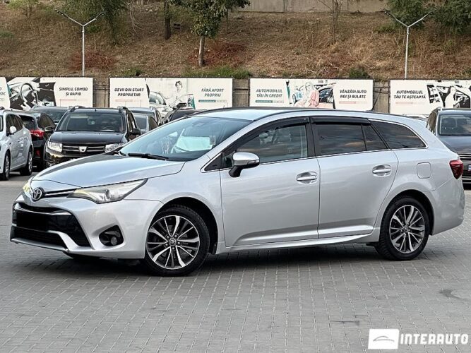 toyota Avensis 2015