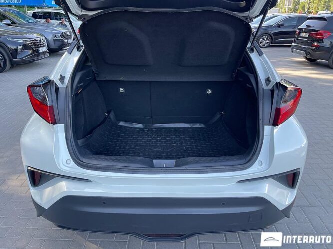 Toyota C-HR 47 toyota C-HR 2017