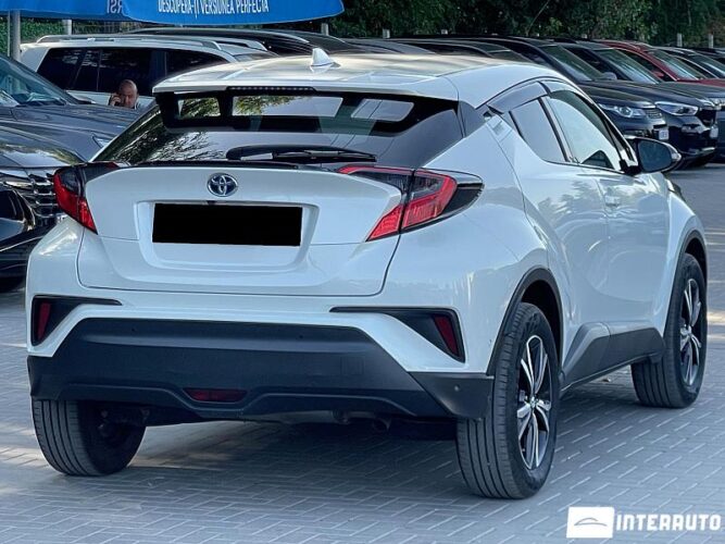 Toyota C-HR 32 toyota C-HR 2017