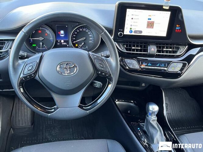 Toyota C-HR 37 toyota C-HR 2022