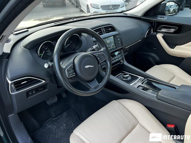 Jaguar F-Pace 40 jaguar F-Pace 2017