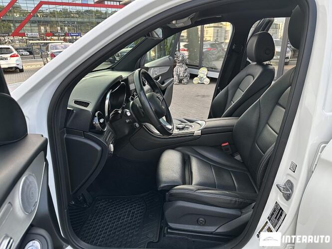 Mercedes GLC 350e 38 mercedes GLC 350e 2019