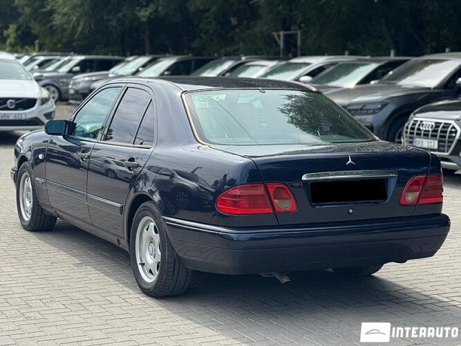 Mercedes E 220 28 mercedes E 220 1997