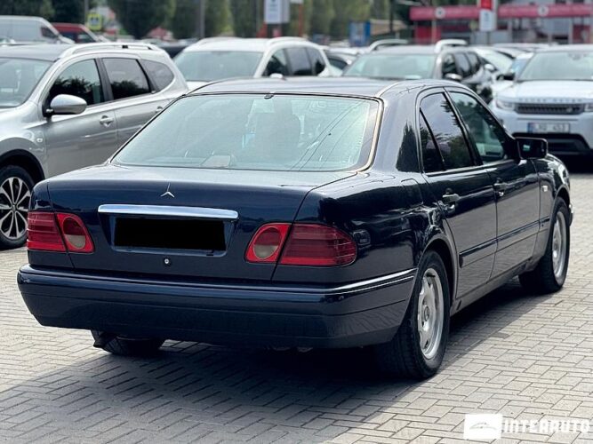 Mercedes E 220 26 mercedes E 220 1997
