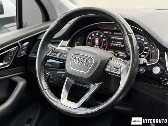 Audi Q7 46 audi Q7 2017