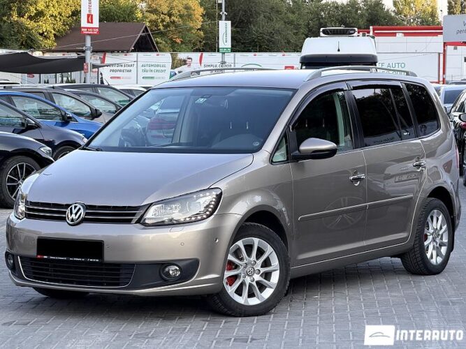 Volkswagen Touran 2013 doar la InterAuto