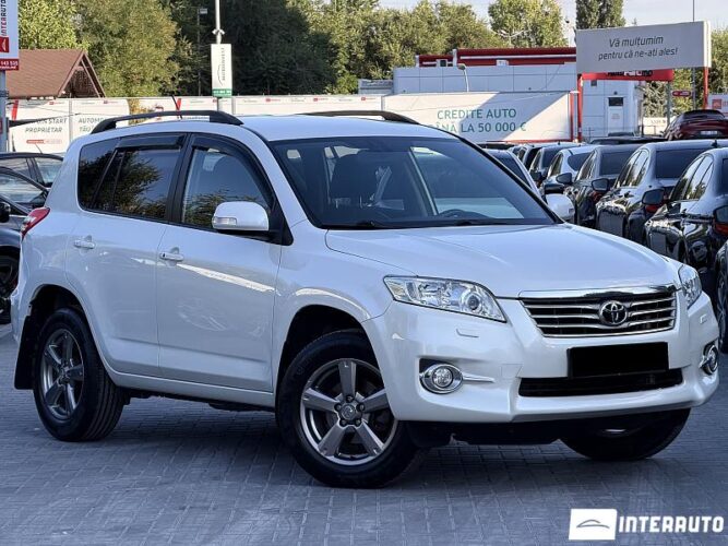 Toyota Rav-4 2012 doar la InterAuto