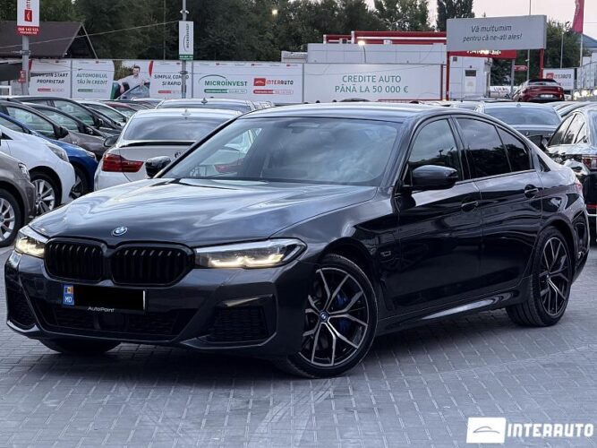 BMW 545e 2022 doar la InterAuto