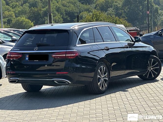 Mercedes E 300de 32 mercedes E 300de 2022
