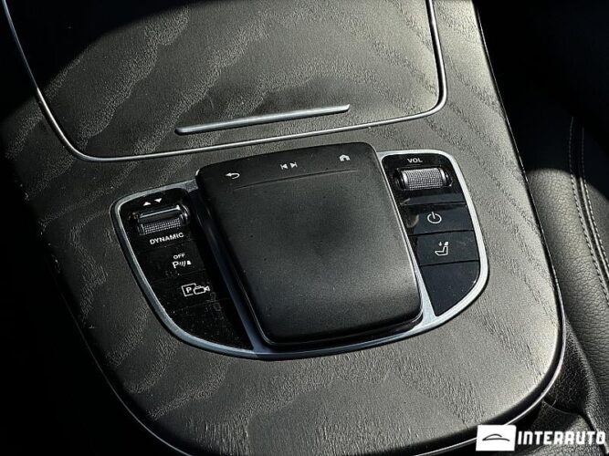 Mercedes E 300de 41 mercedes E 300de 2022