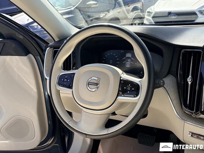 volvo XC 60 2020