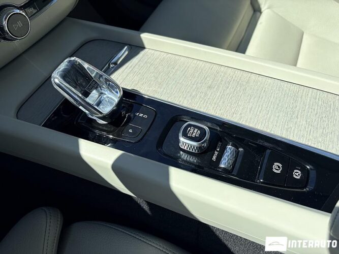 volvo XC 60 2020