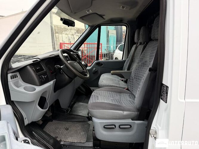 ford Transit 2011