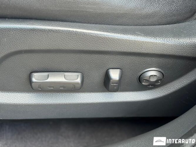 Hyundai Grand Santa Fe 40 hyundai Grand Santa Fe 2017